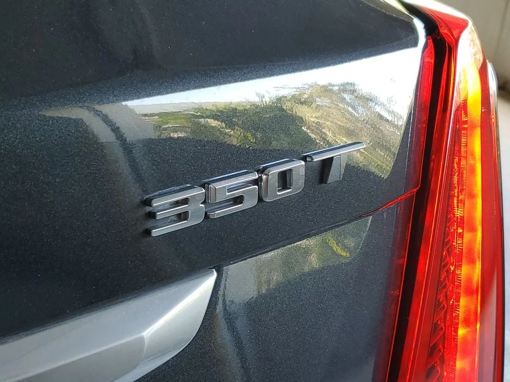 2023 Cadillac XT5 Luxury photo 9
