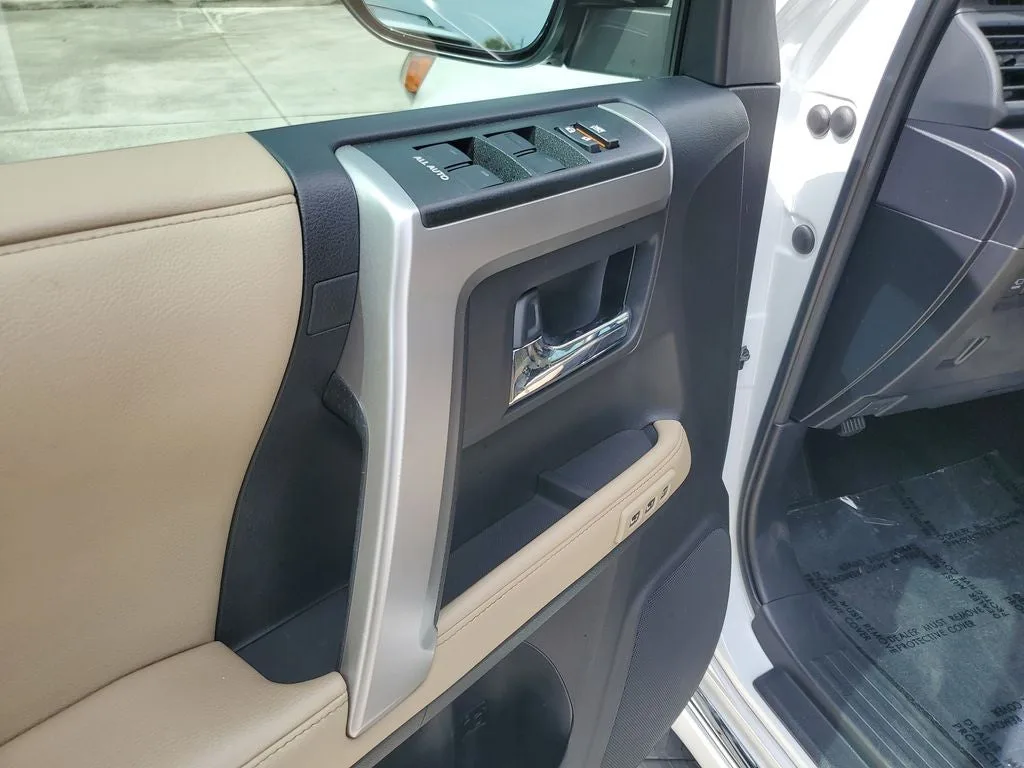 2024 Toyota 4Runner Limited photo 18
