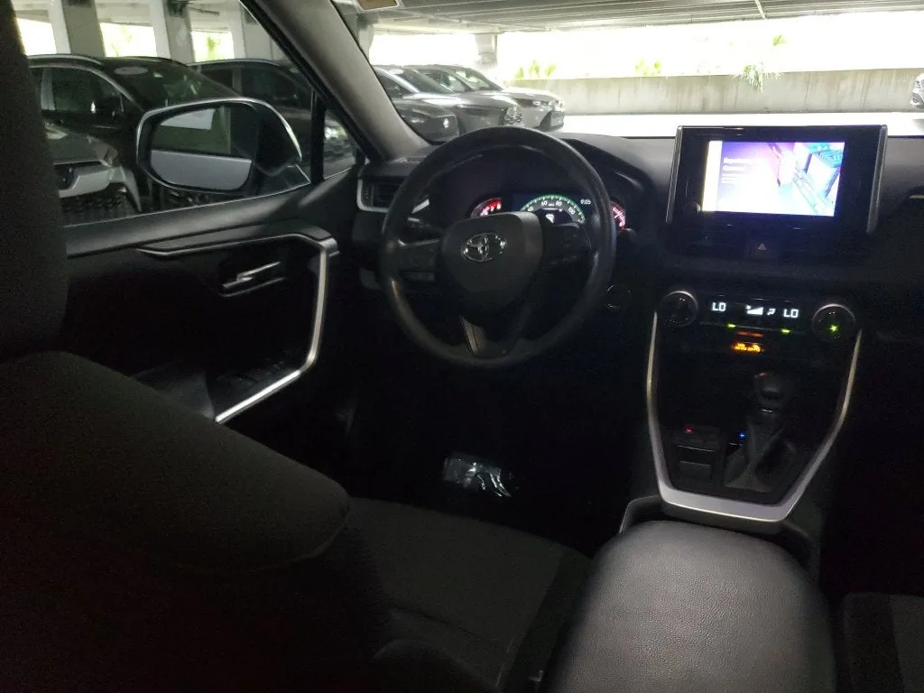 2023 Toyota RAV4 XLE photo 15
