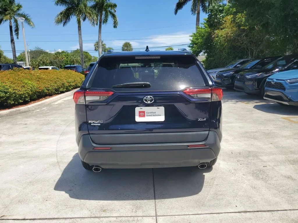 2024 Toyota RAV4 XLE photo 5
