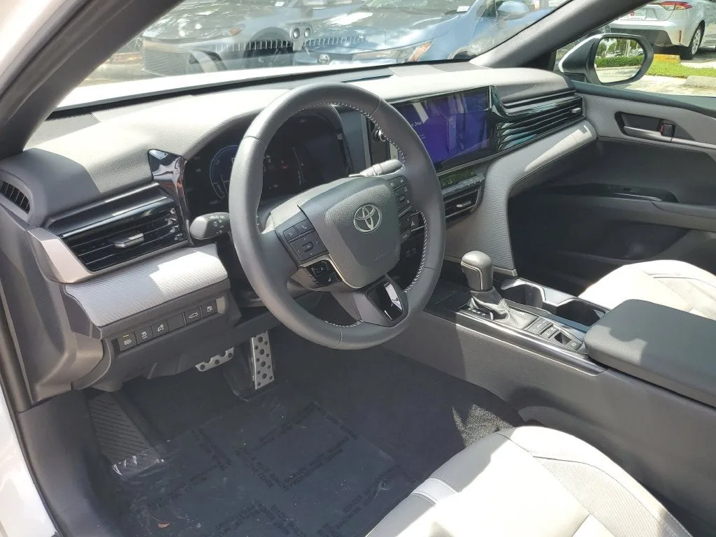 2025 Toyota Camry SE photo 21