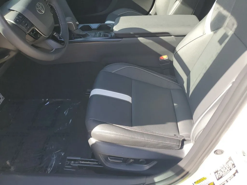 2026 Toyota Camry SE Nightshade photo 21