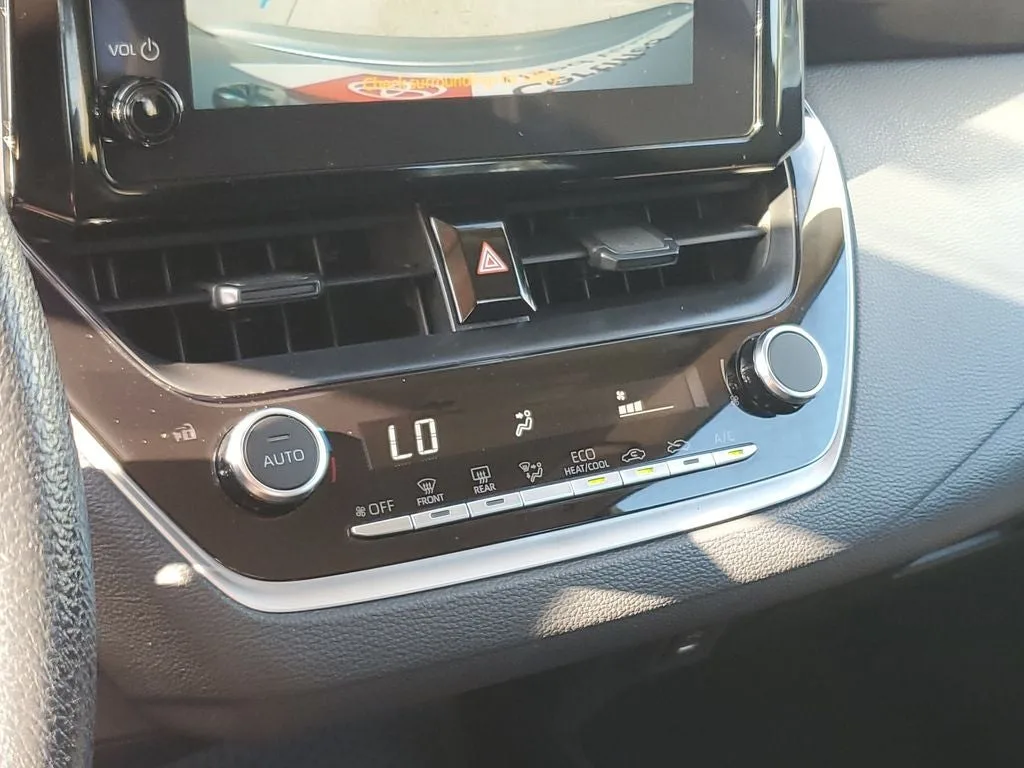 2024 Toyota Corolla LE photo 28