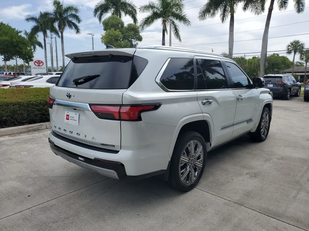 2025 Toyota Sequoia Capstone photo 4