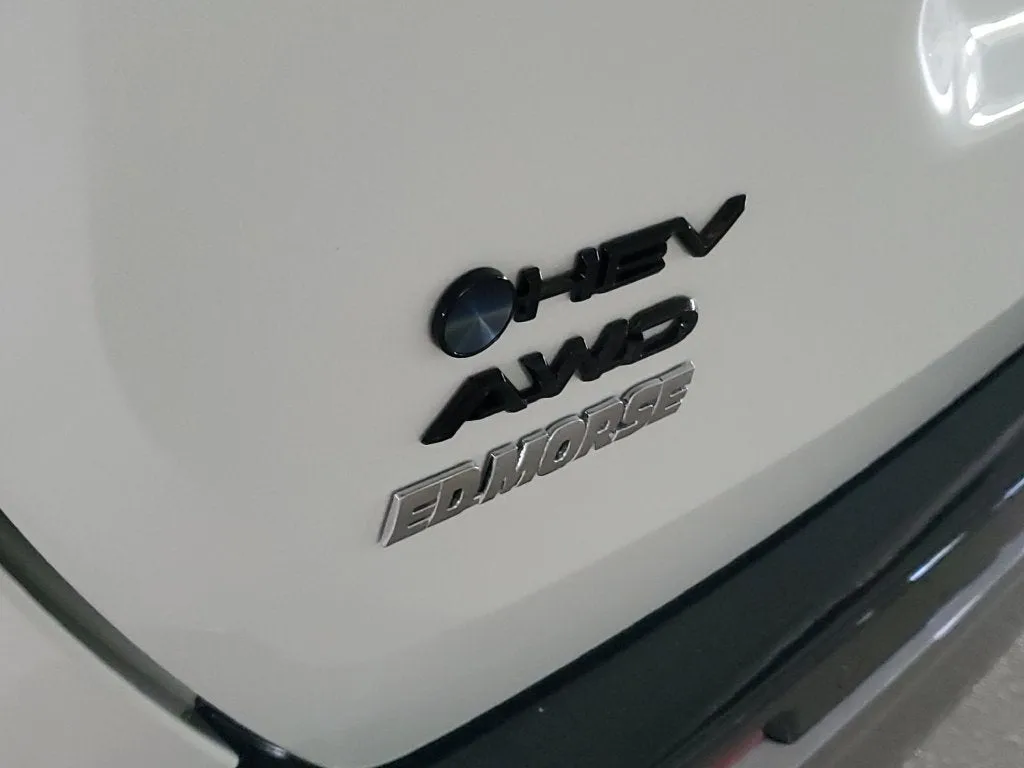 2026 Toyota RAV4 XSE photo 7