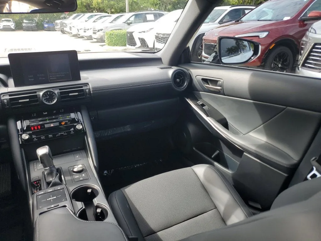 2024 Lexus IS 350 F SPORT Design photo 16