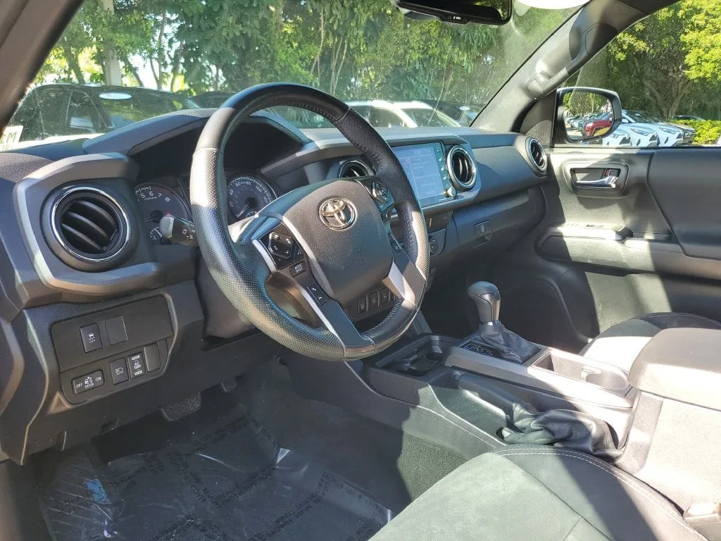 2022 Toyota Tacoma TRD Sport V6 photo 19