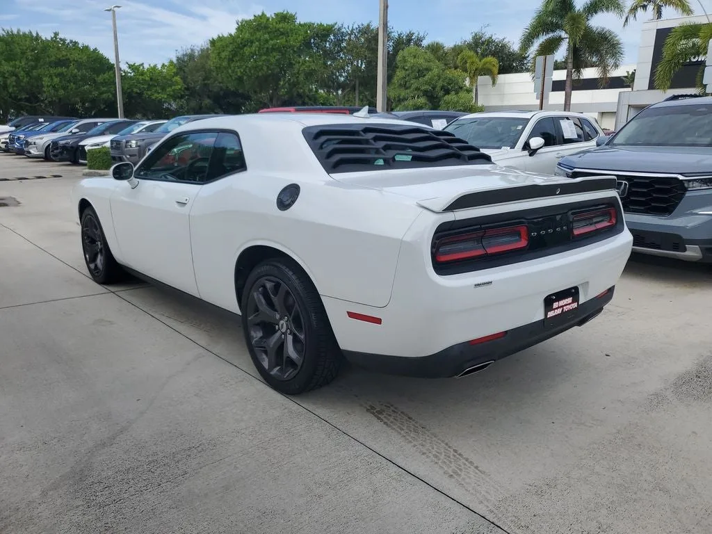 2019 Dodge Challenger SXT photo 6