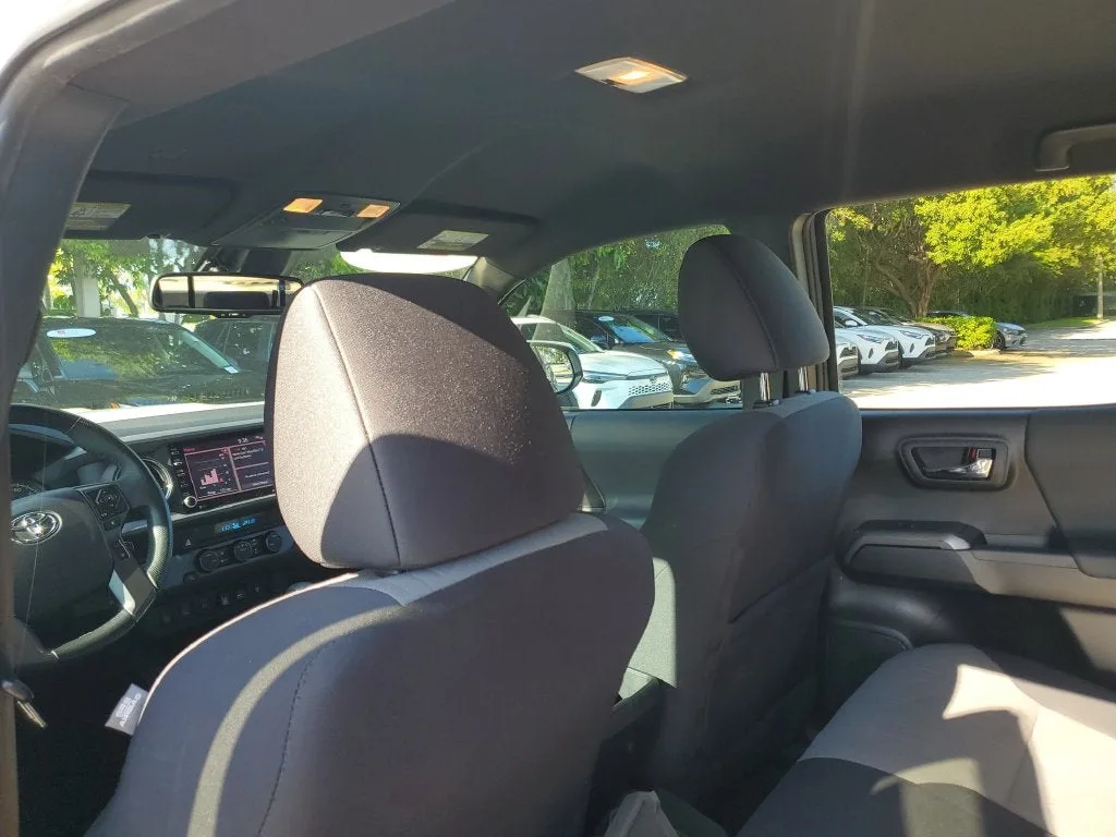 2022 Toyota Tacoma TRD Sport V6 photo 11