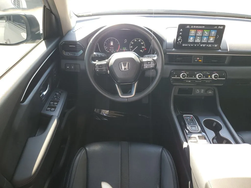 2025 Honda Pilot Touring photo 16
