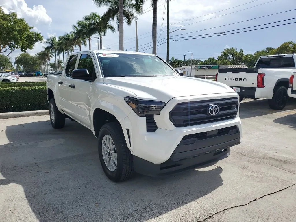 2024 Toyota Tacoma SR photo 3