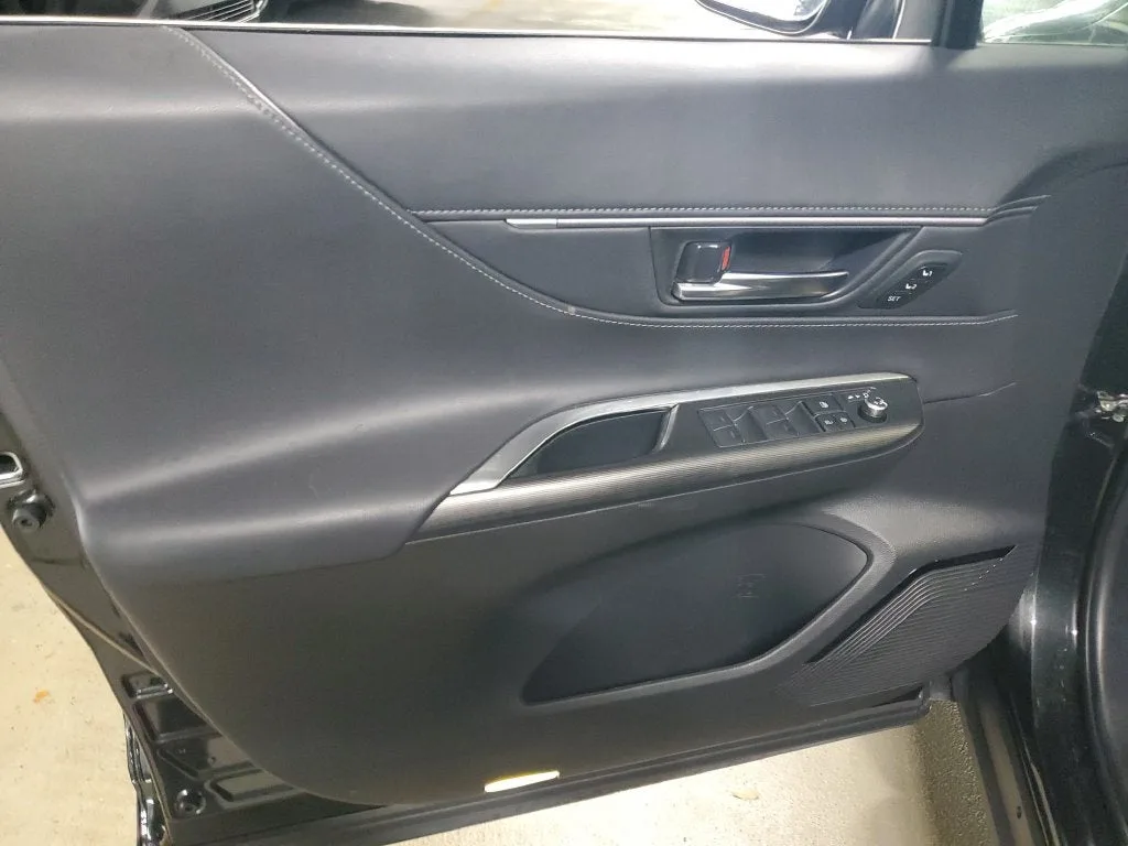2023 Toyota Venza Nightshade photo 18