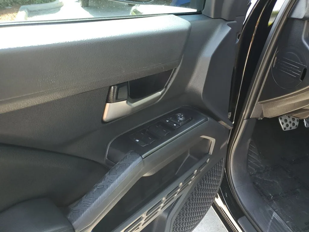 2025 Toyota Tacoma TRD Sport photo 17