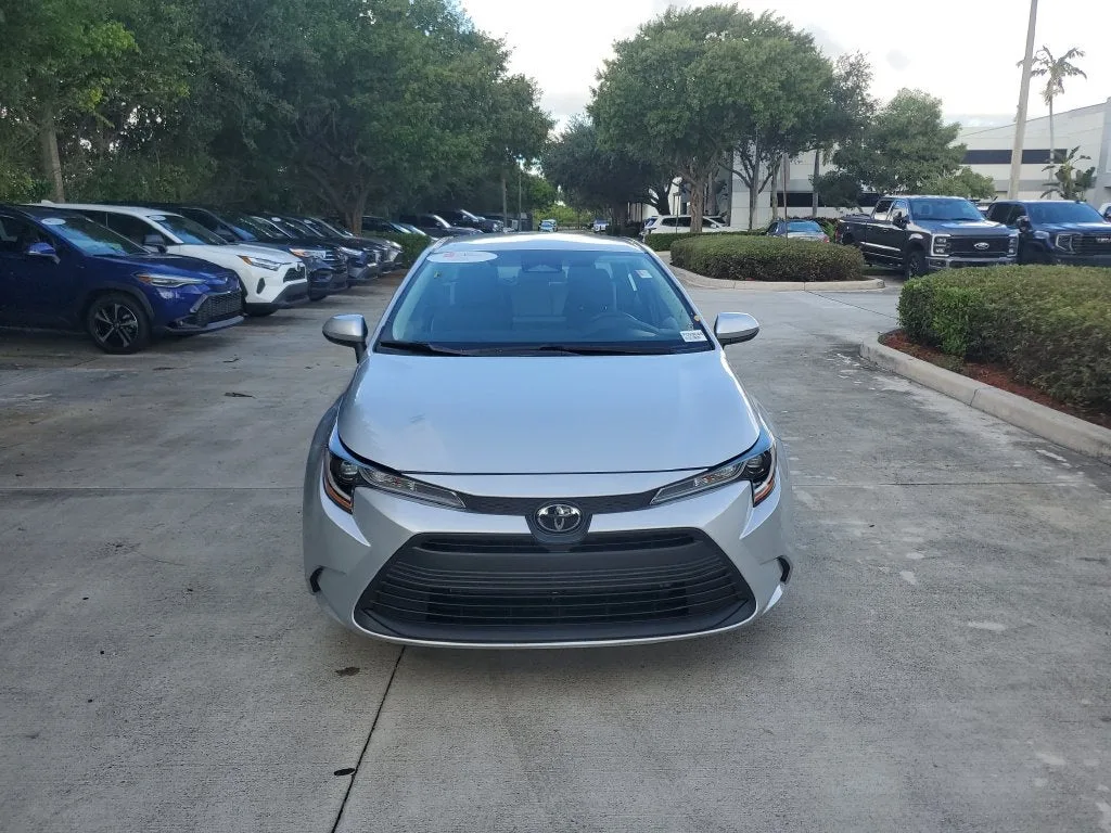 2024 Toyota Corolla LE photo 2