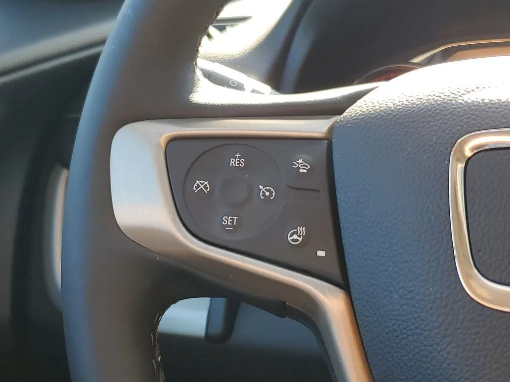 2024 GMC Terrain Denali photo 24