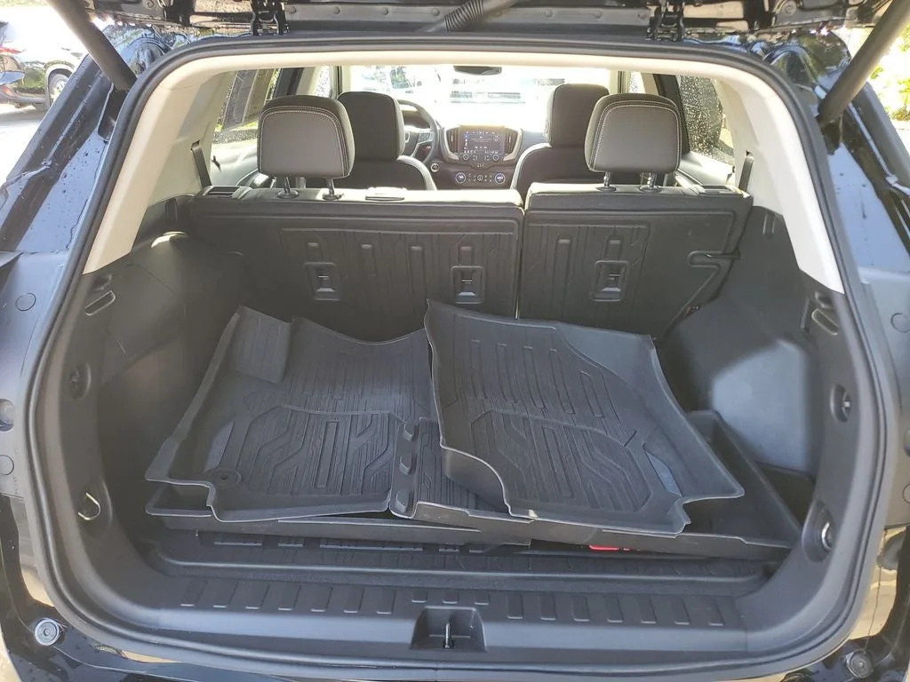 2024 GMC Terrain Denali photo 9