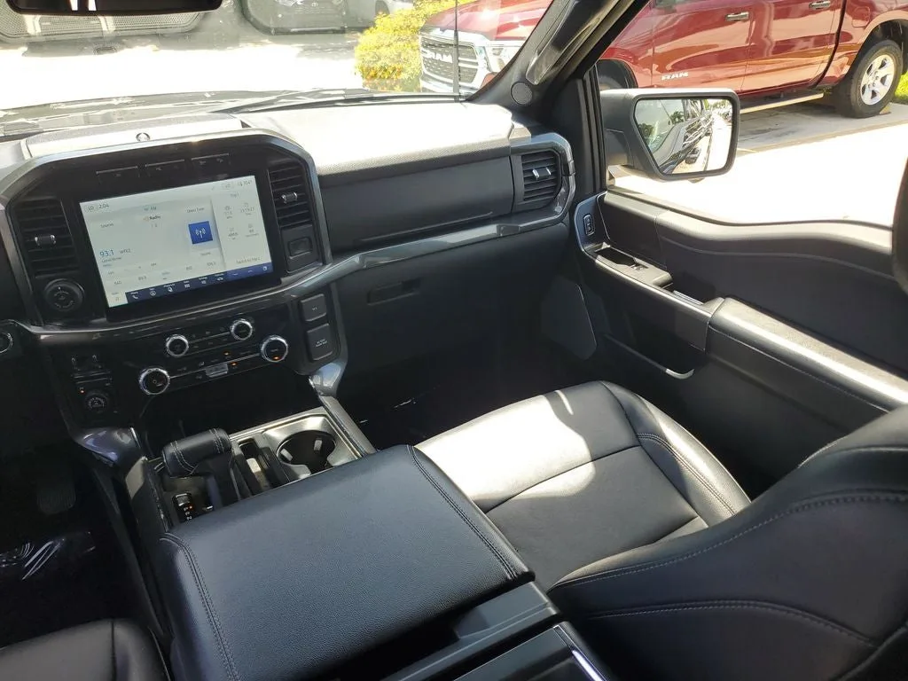 2023 Ford F-150 XLT photo 16