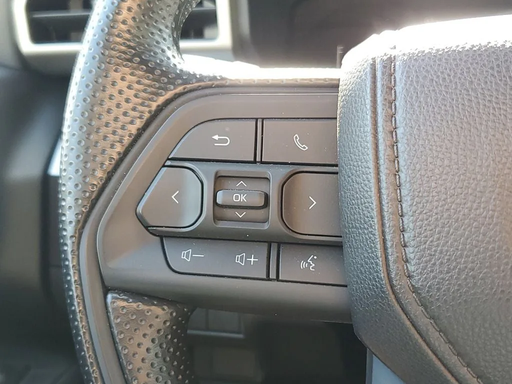 2025 Toyota Tacoma SR5 photo 22