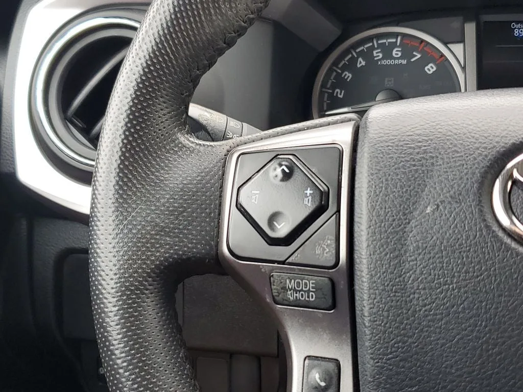 2023 Toyota Tacoma SR5 V6 photo 22