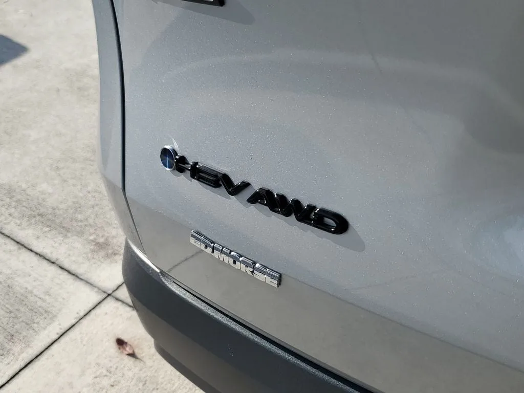 2024 Toyota Grand Highlander Hybrid Limited photo 9