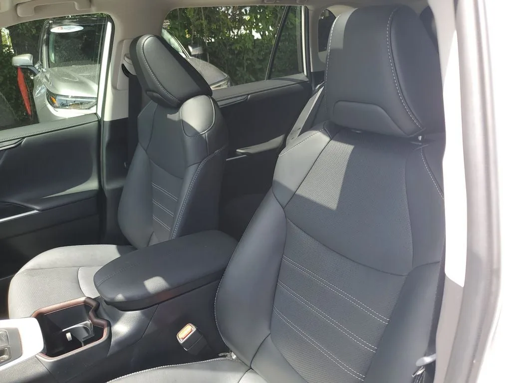2025 Toyota RAV4 Limited photo 21