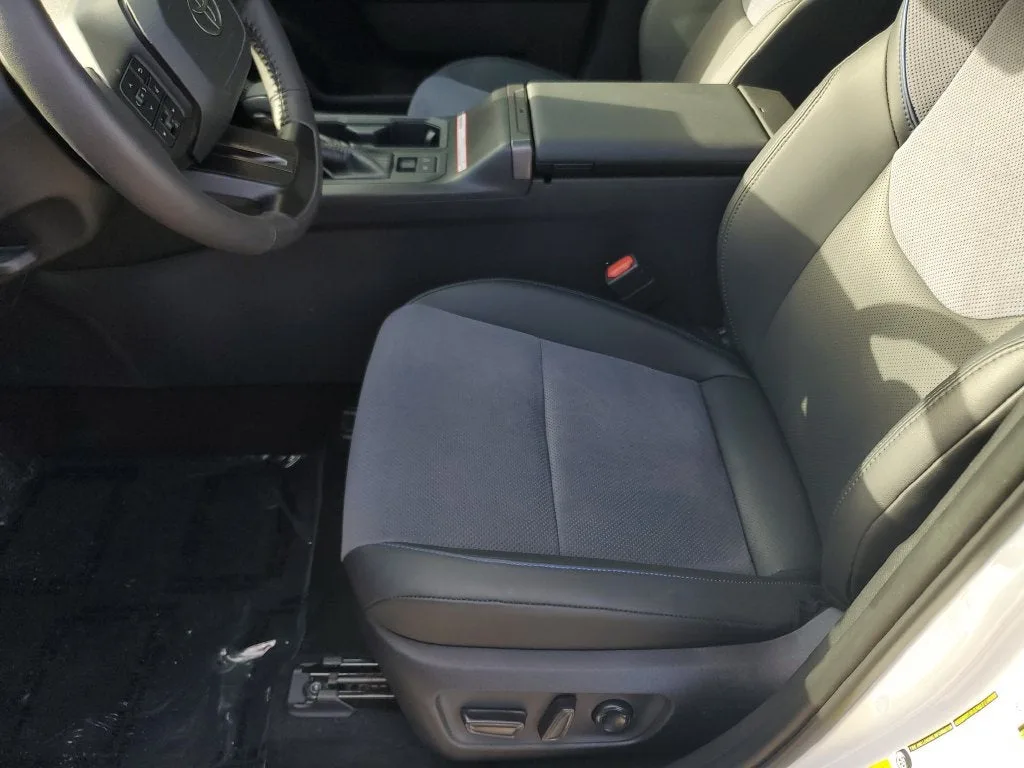 2026 Toyota RAV4 XSE photo 22
