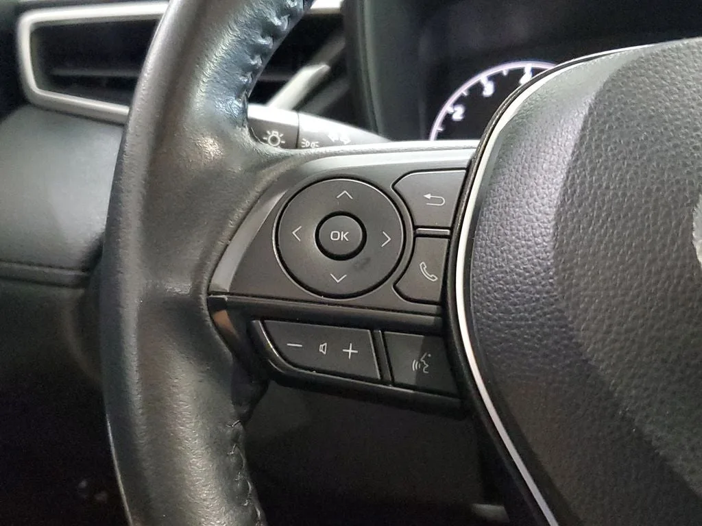 2024 Toyota Corolla Cross LE photo 23