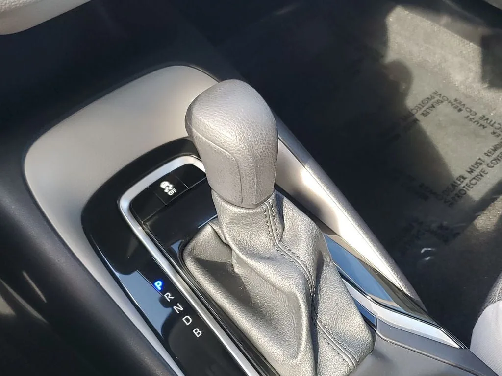 2025 Toyota Corolla LE photo 29