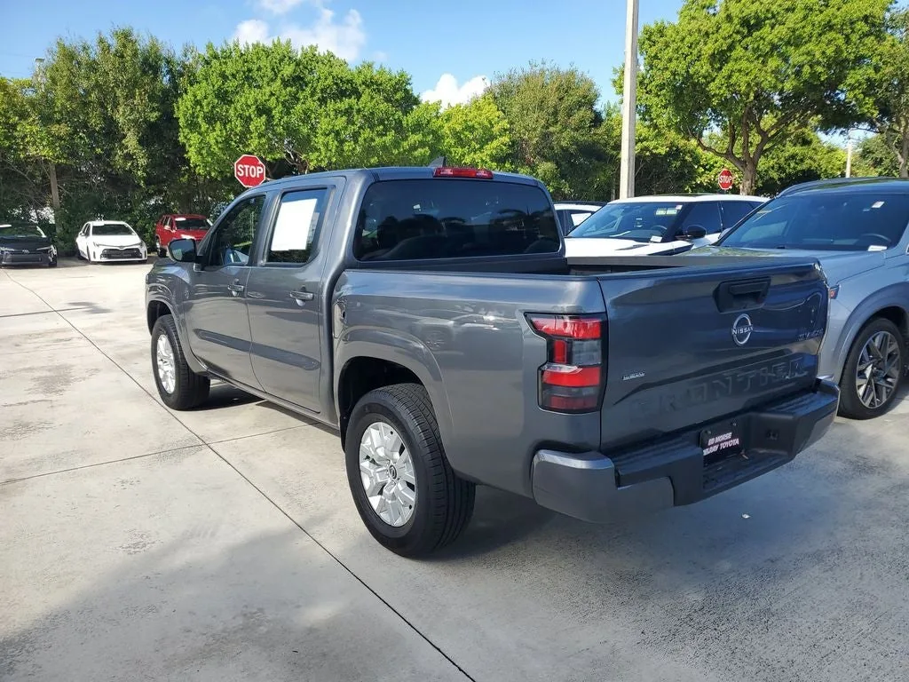 2023 Nissan Frontier SV photo 6