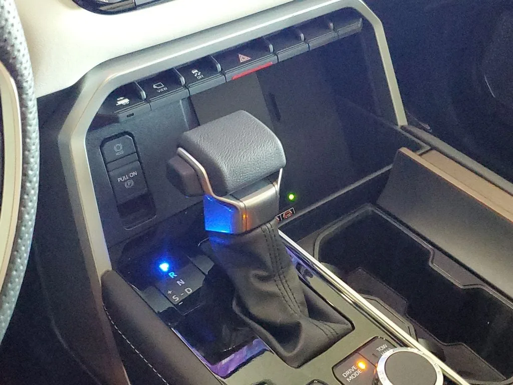 2025 Toyota Sequoia Capstone photo 30