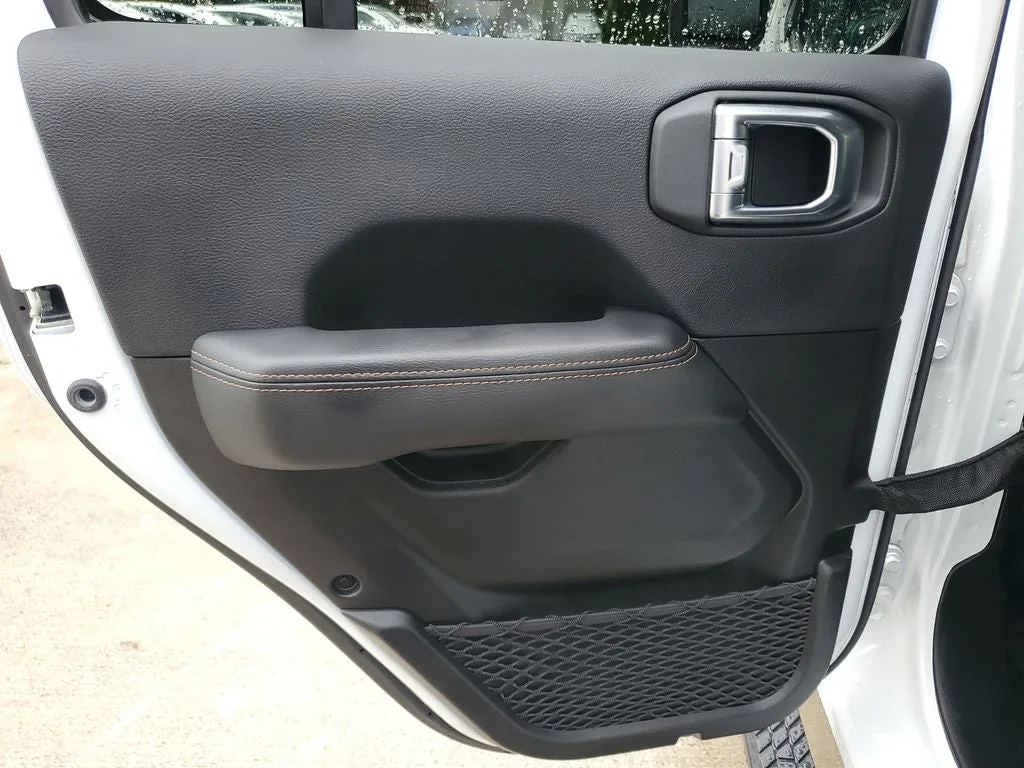2023 Jeep Wrangler Rubicon 392 photo 12