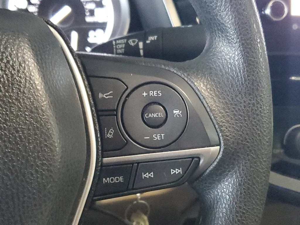 2021 Toyota Camry LE photo 22