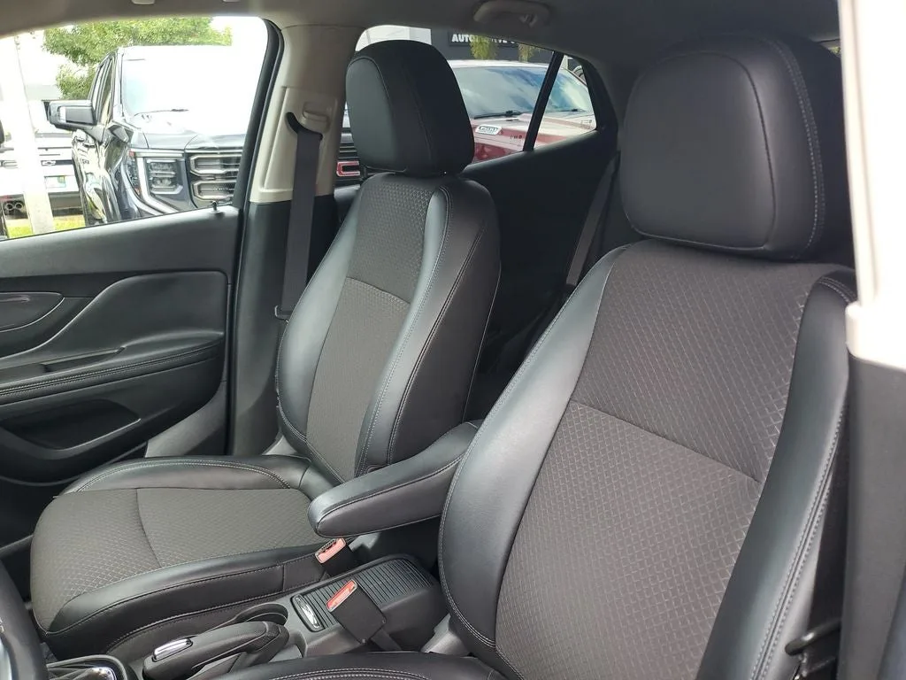 2020 Buick Encore Preferred photo 18