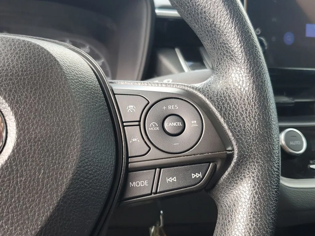2024 Toyota Corolla LE photo 23