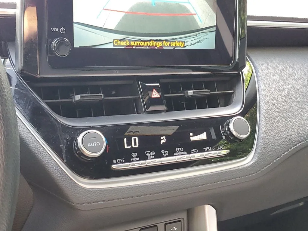 2023 Toyota Corolla Cross Hybrid S photo 28