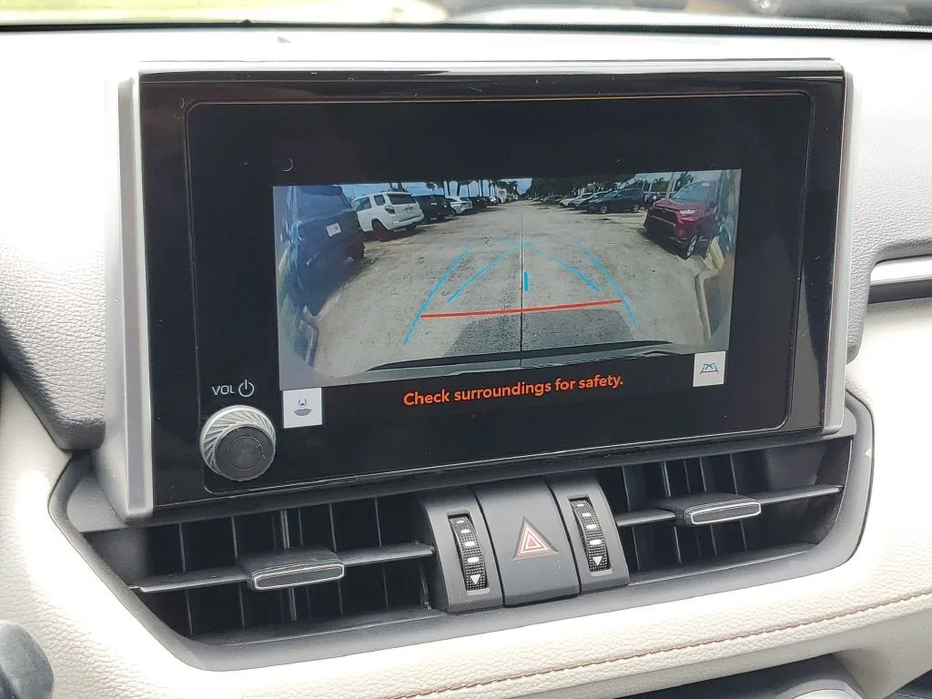 2023 Toyota RAV4 XLE Premium photo 29