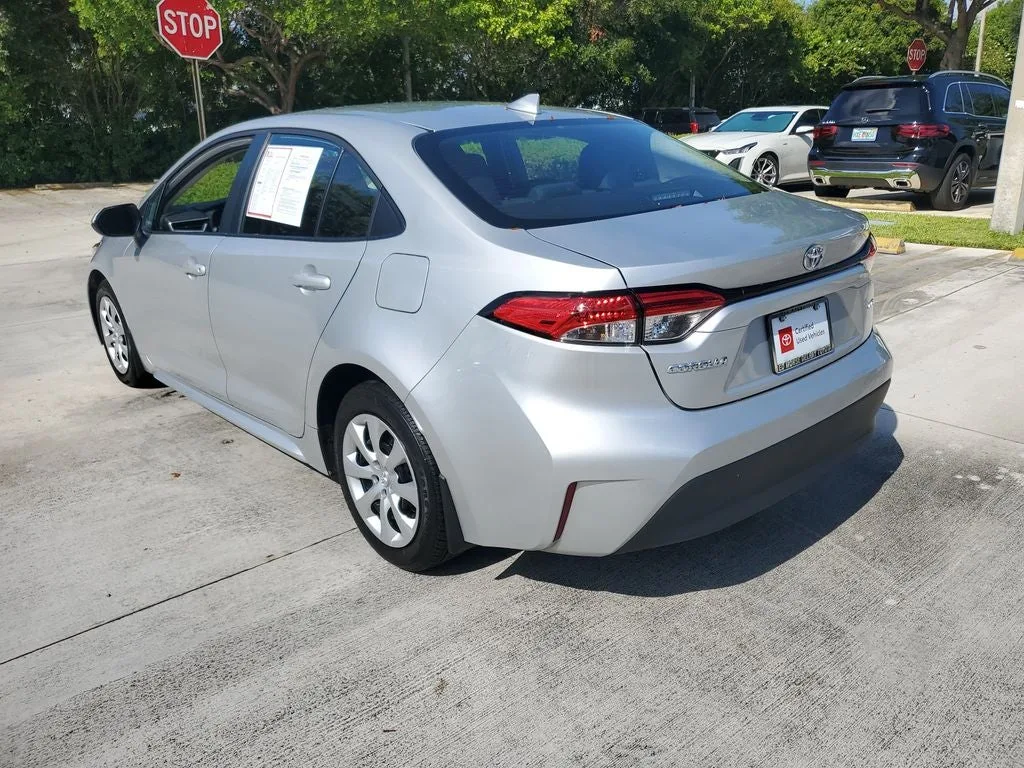 2024 Toyota Corolla LE photo 6