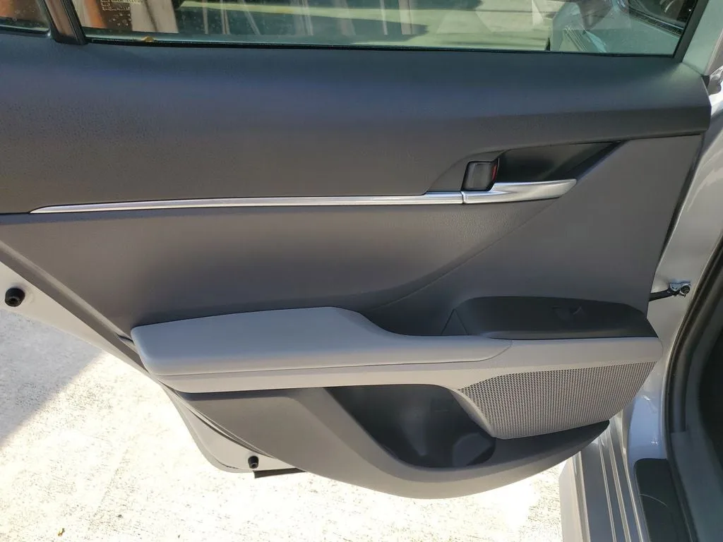 2023 Toyota Camry SE photo 10
