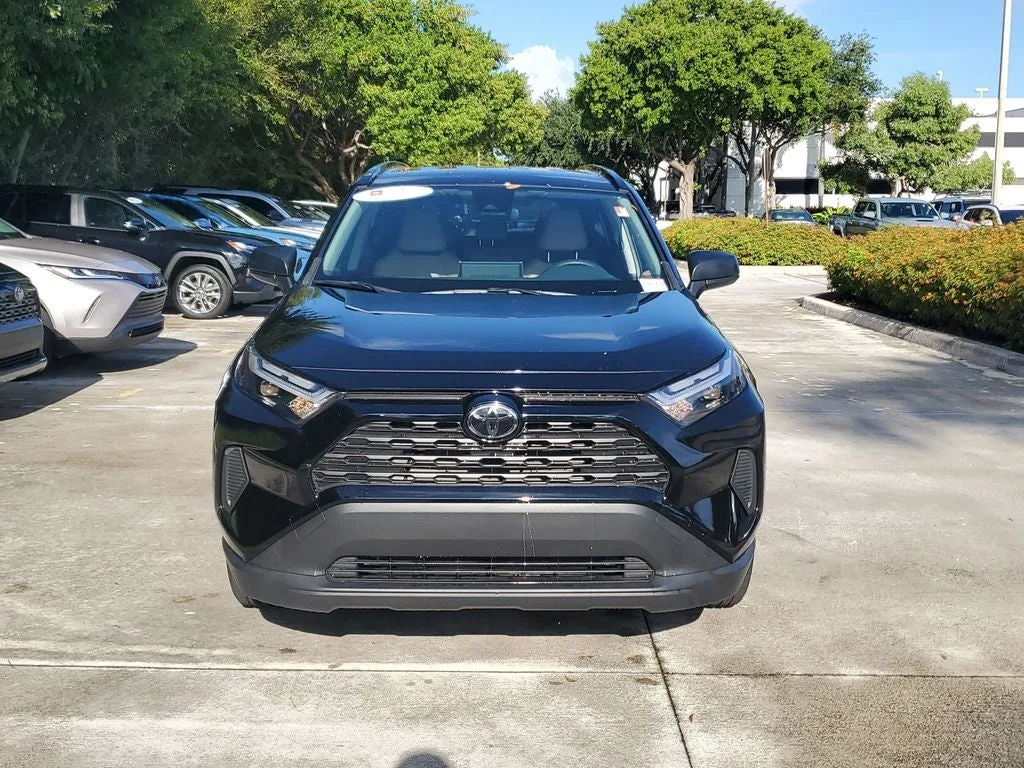 2025 Toyota RAV4 Hybrid LE photo 2