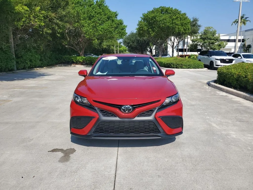 2023 Toyota Camry SE photo 2