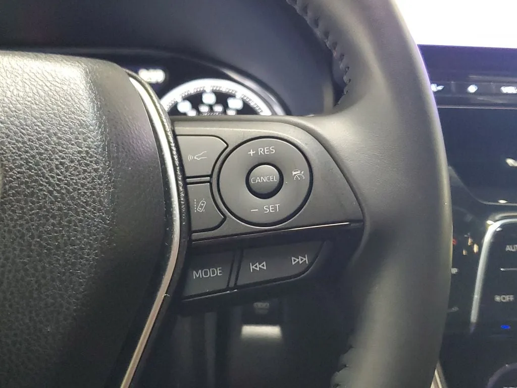 2023 Toyota Venza XLE photo 25