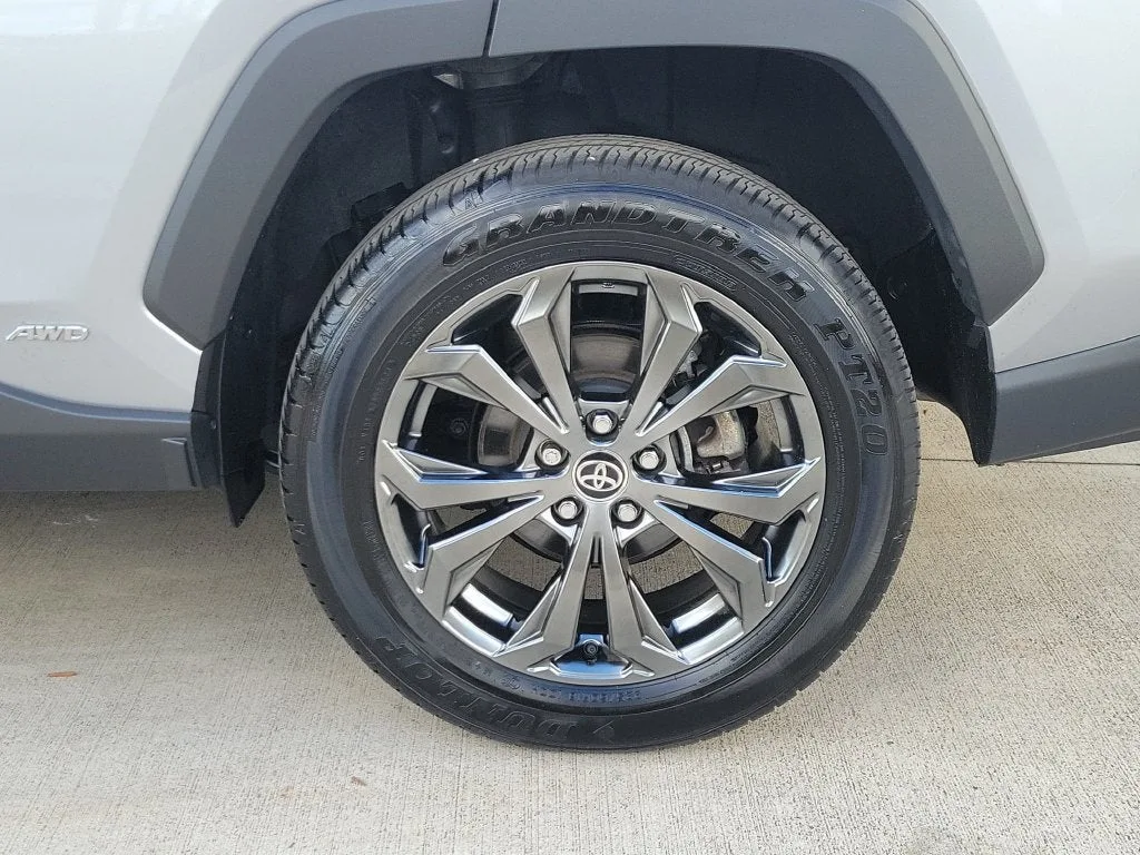 2023 Toyota RAV4 Hybrid Limited photo 7
