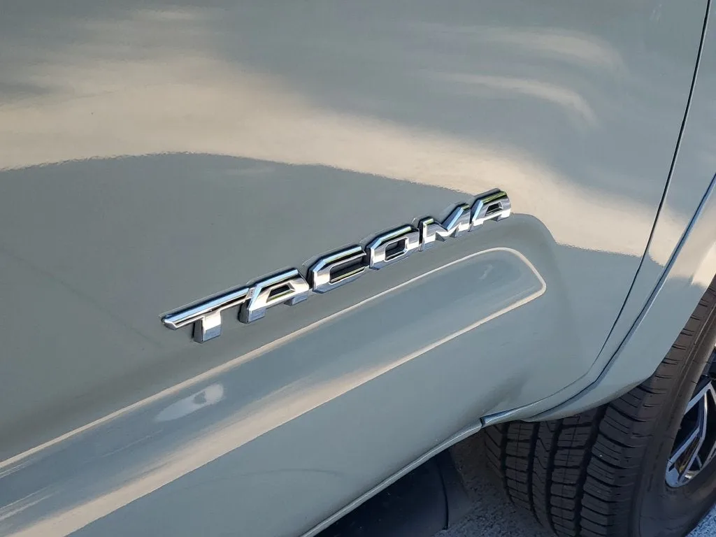 2022 Toyota Tacoma TRD Sport V6 photo 7
