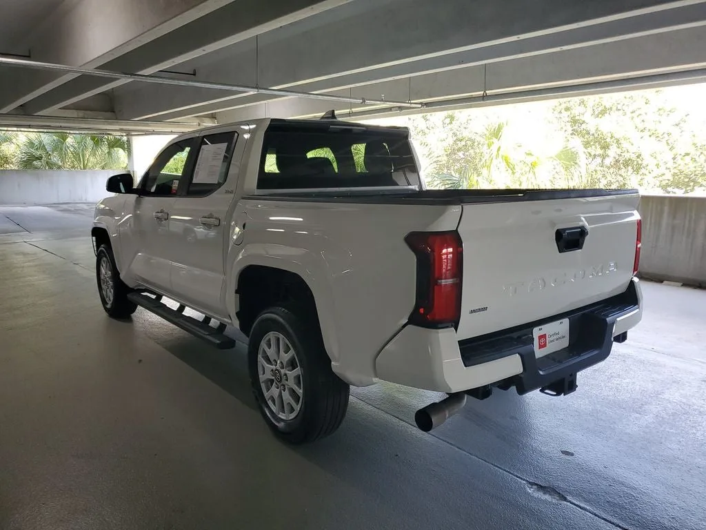 2025 Toyota Tacoma SR5 photo 6