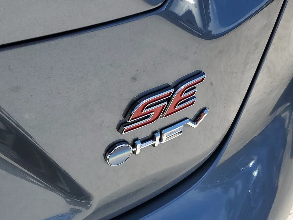2026 Toyota Corolla Hybrid SE photo 9