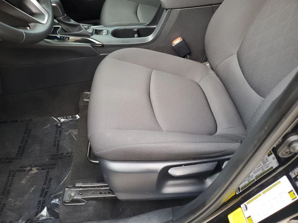 2024 Toyota Corolla Cross LE photo 20
