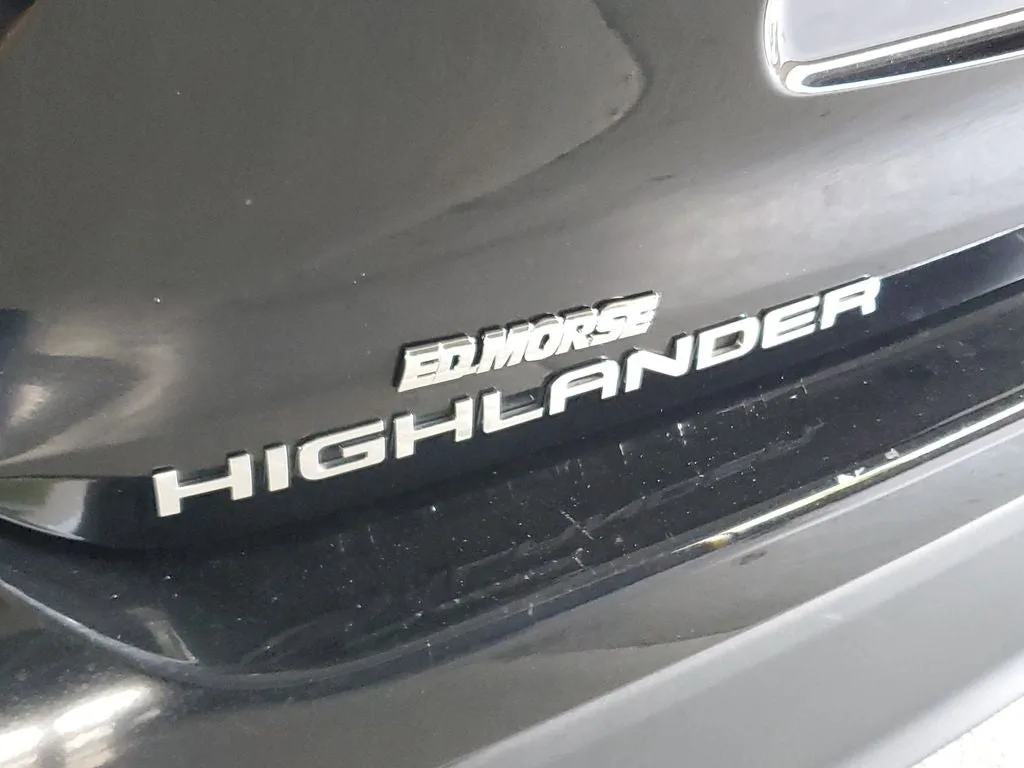 2024 Toyota Highlander XLE photo 8