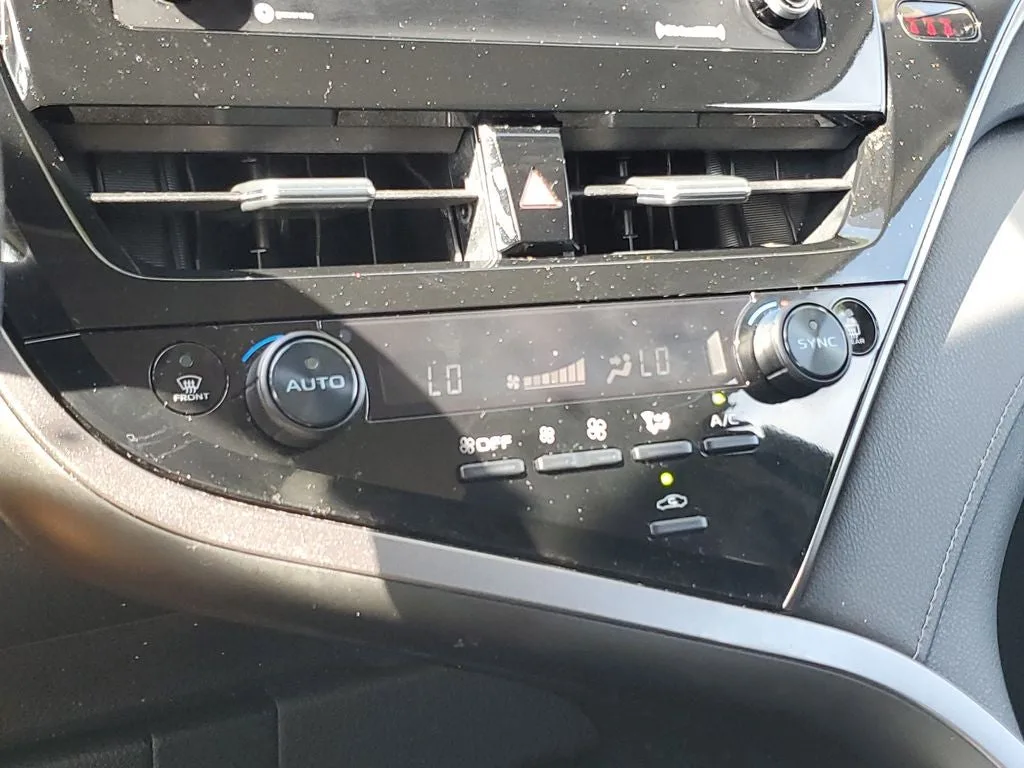 2023 Toyota Camry LE photo 27