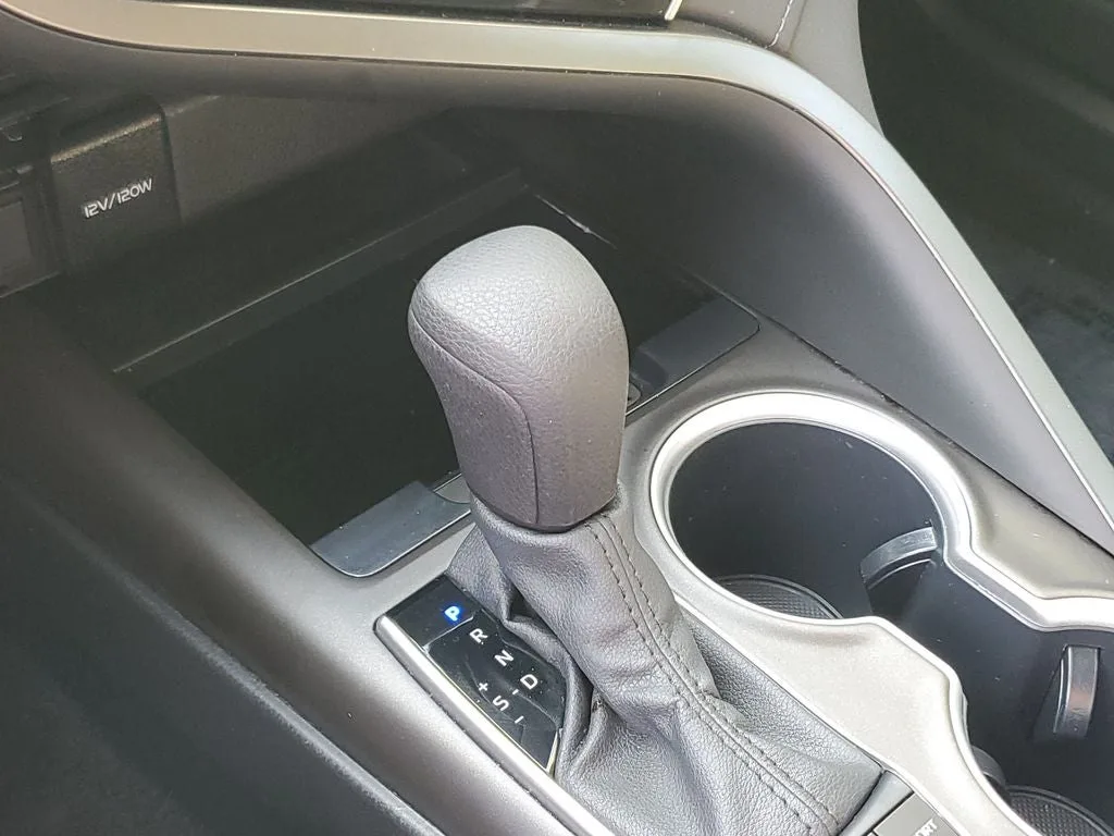 2023 Toyota Camry LE photo 27