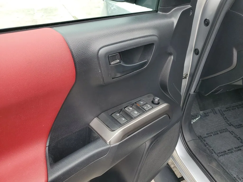 2023 Toyota Tacoma SR5 V6 photo 18